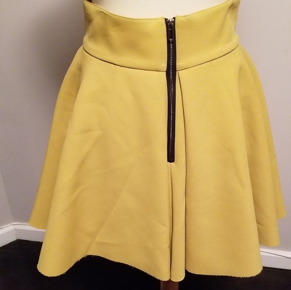 H&M Flare Skirt - Yellow - Picture 2 of 7